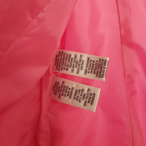 Suit - Picture 7 of 7